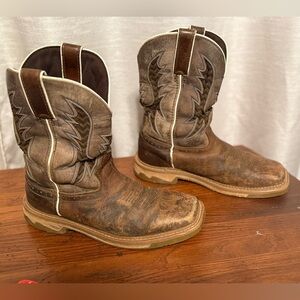 Justin 11” bolt Nano comp toe work boots-broken in well!   Size 9